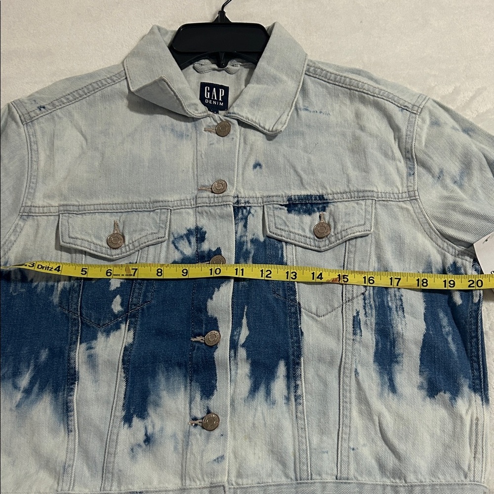 GAP Women's Tie-Dye Denim Jacket - Picture 9 of 10